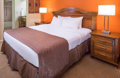 Northeast Santa Fe Resort | Santa Fe | Couples Desert Retreat | Pool + Downtown
