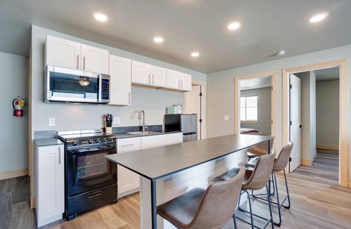 Saratoga Condo | Saratoga Retreat ~ 3 Mi to Saratoga Lake!