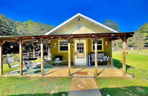 Independence House | Sardis Lake - Tiny Studio Cabin