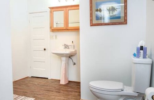 Richland House | Sass House, Cozy 2 Bdrm Home! Fire Pit, Pets Stay Free!