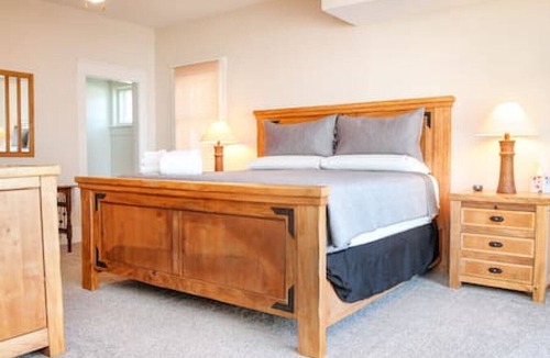 Richland House | Sass House, Cozy 2 Bdrm Home! Fire Pit, Pets Stay Free!