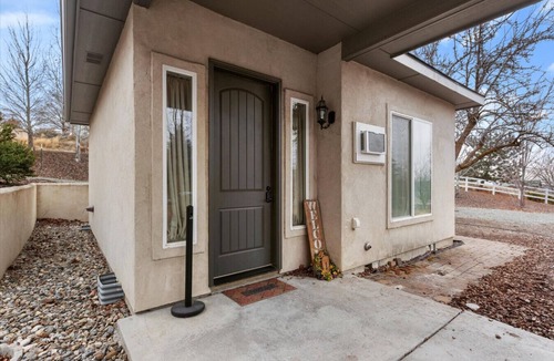 Baker City Cottage | Scenic Views Casita 1 - Cozy Studio for 2, Local Golfing 50% Off!