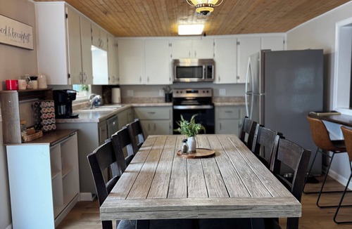 Marshall Cottage | Scenic views, Fire Pit, Cozy Close to the Buffalo National River Pet friendly