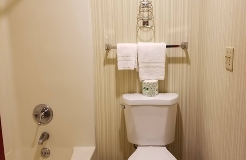 SeaTac Hotel | Sea-Tac Crest Motor Inn