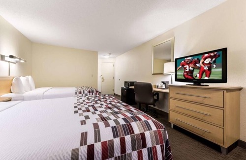 SeaTac Hotel | SEATAC Hotel for Relaxed Travel! Free Airport Shuttle + Pets Allowed