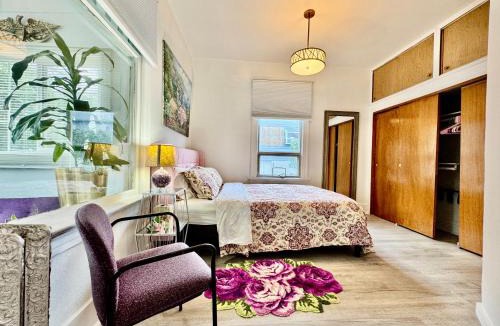 Rainier Valley House | Seattle 2nd Floor House with 2 Queen Bedrooms and Extra Sofa Bed Located 10 minutes from SeaTac Airport and 20 minutes from Downtown
