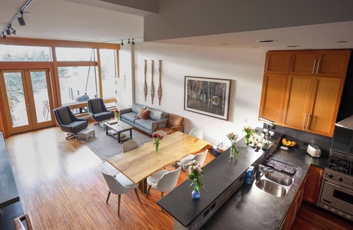 Mount Baker House | Seattle Lux - Sleeps 8 - World Cup - Sleeps 8 - Skyline Views