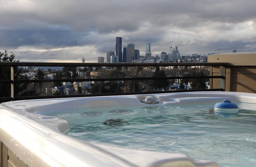 Mount Baker House | Seattle Lux - Sleeps 8 - World Cup - Sleeps 8 - Skyline Views