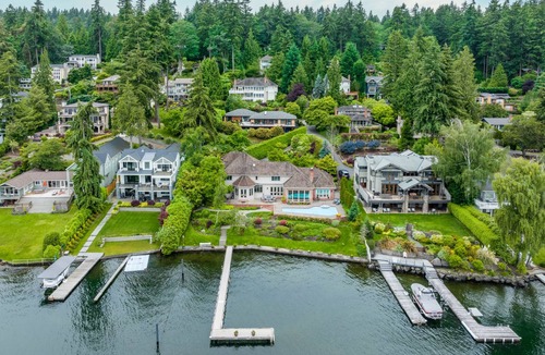 Mercer Island House | Seattle Waterfront Mansion on Lake WA