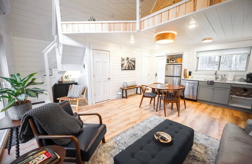 Royal Cabin | Secluded A-Frame w/hot tub-Near Pristine Lake Ouachita and Hot Springs