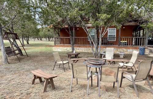 Ingram House | Secluded Brown House, 3BR/2BA, Porch, Grill, Sleeps 10