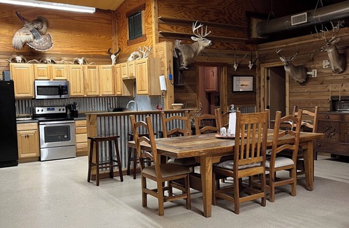 Nemo House | Secluded Country Getaway Cabin in the Woods Near Brazos River
