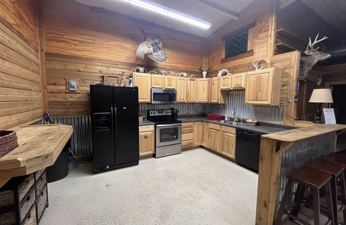 Nemo House | Secluded Country Getaway Cabin in the Woods Near Brazos River