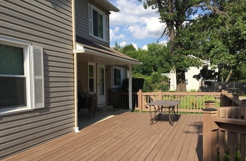 Edwardsville House | Secluded get away, minutes from KC’s favorite attractions!