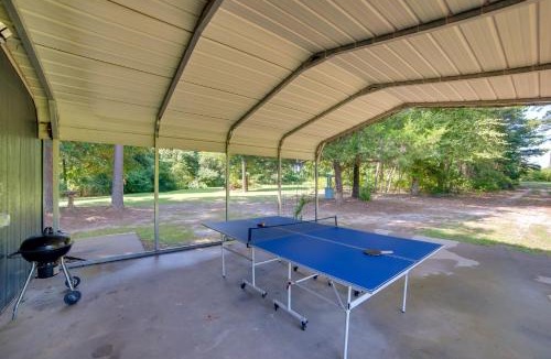 Winnsboro House | Secluded Getaway on ~10 Acres in The Piney Woods!