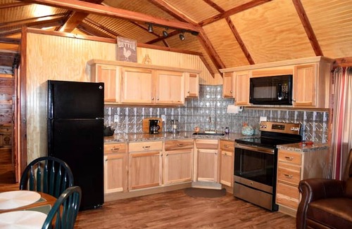 Hughes County Cabin | Secluded Getaway on a Vineyard in Allen, Oklahoma