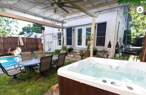 Kessler House | Secluded guest house with hot tub near Bishop Arts!