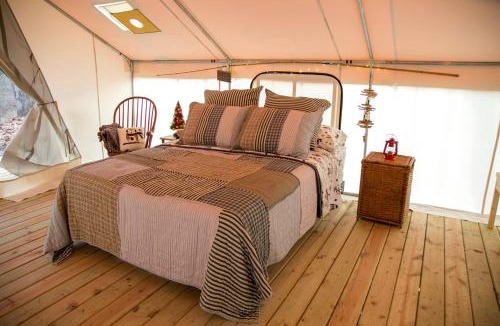 Girard House | Secluded Luxury Camping Tent on Otter Lake near Girard, Illinois