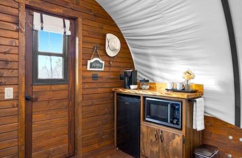 Montgomery Apartment | Secluded Luxury Wagon with Pond, King Bed, Full Bath, Patio
