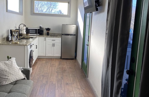 Hatfield Cabin | Secluded Mountain Container - Hot Tub & King Bed