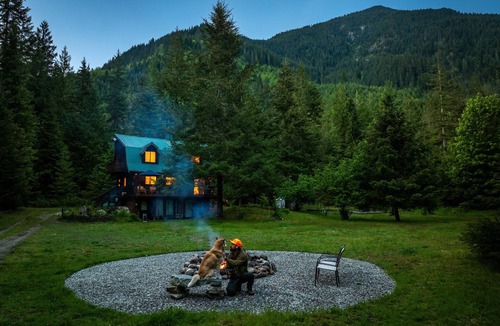 Marblemount Cabin | Secluded North Cascades Retreat | Private Trail + Fire Pit