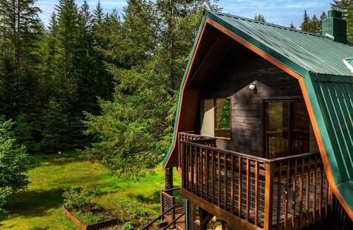 Marblemount Cabin | Secluded North Cascades Retreat | Private Trail + Fire Pit