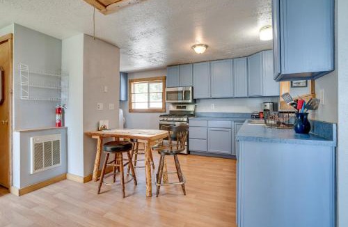 Tonasket Apartment | Secluded Washington Cabin Near Hikes & Lakes!