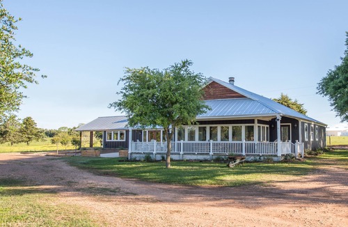 Round Top House | ★ Seen in 250 Articles ★ 1min → Town ★ Private ★ Great Kitchen ★ Luxury Home ★