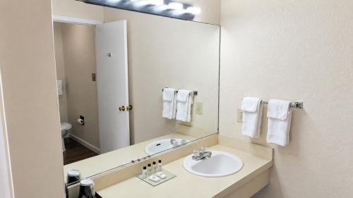 Junction Hotel | Segovia Lodge Junction TX I -10