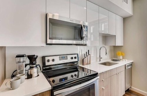 LoDo Hotel | Sentral Union Station | Studio Apt in Union Station | Outdoor Pool | BBQ Area