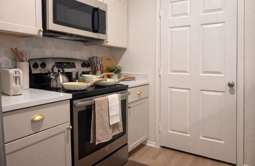 Plano Apartment | Serene & Cozy 2BR WORKERfriendly, Pool&Gym+KINGbed