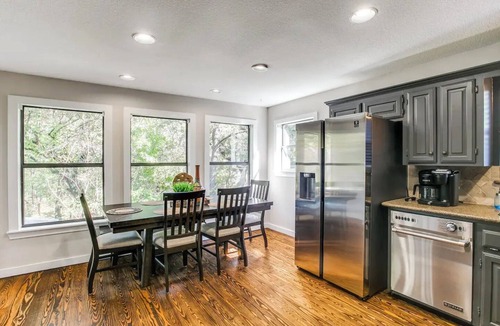 Highland Village House | Serene Home - Feels like a nice big tree house.
