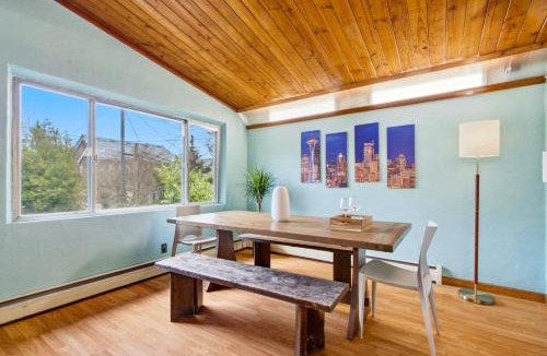 Stevens House | Serene MidCentury Gem 5BR Madison Park & World Cup