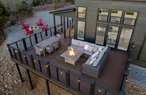 Clayton House | Serene Tiny Home Retreat with Sunrise Lake & Mountain Views in Pushmataha County, Oklahoma