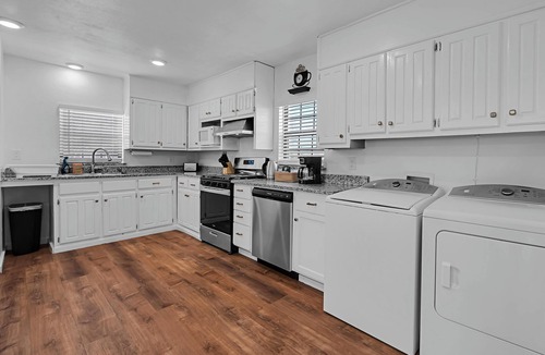 Robinson House | Serenity Bungalow - Midterms Welcome