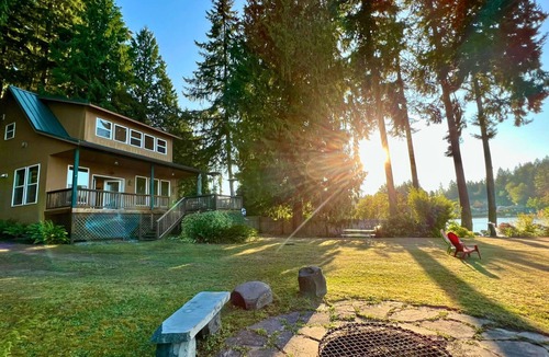 Eatonville House | Serenity Shores: Lakefront Vacation Home with Indoor Playhouse!