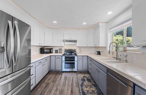 Davenport House | Seven Bays Family Beach Getaway, come enjoy Lake Roosevelt all year round!