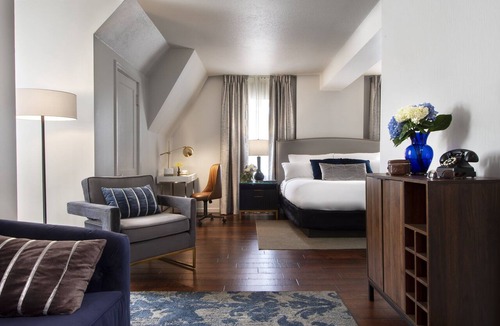 Downtown Hotel | Seven Gables, St. Louis West, a Tribute Portfolio Hotel