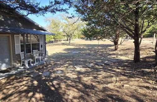 Sulphur House | Shady Cove -Tucked away in a cove near Lake of the Arbuckles