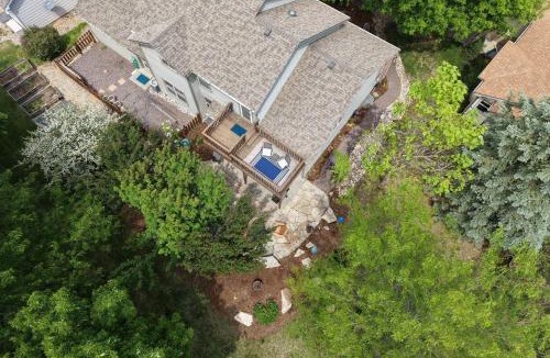 Loveland House | Shady Grove with 4 King Beds, Dog Run and Outdoor Fun