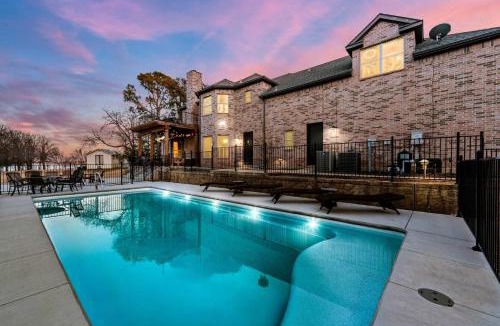 Shady Shores House | Shady Shores Lake House - Hot Tub Dog-Friendly