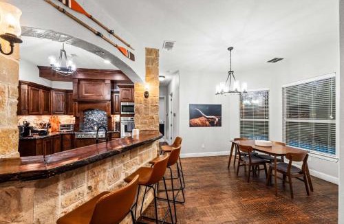 Shady Shores House | Shady Shores Lake House - Hot Tub Dog-Friendly