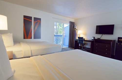 North Spokane Hotel | SilverStone Inn North Spokane