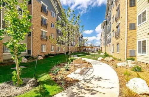 Far North Central Apartment | Simplicity At the Rim 1202 I Comfy 3 Bed 2 Bath