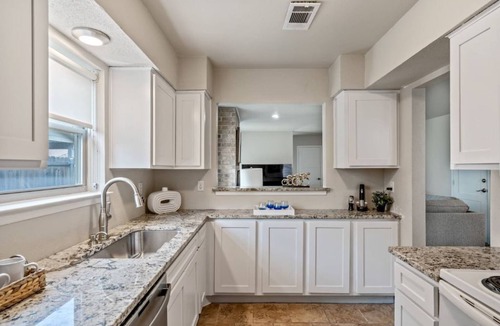 Bedford House | Single Story Home. Walk to shops and restaurants