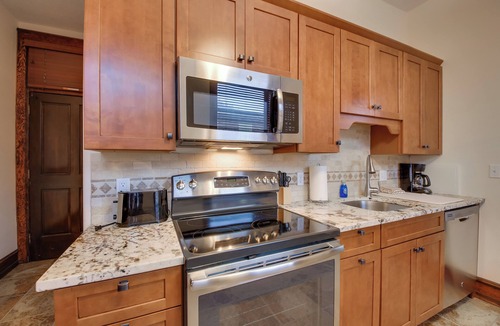 Wallace Condo | Ski & Explore! Charming Downtown Wallace Condo