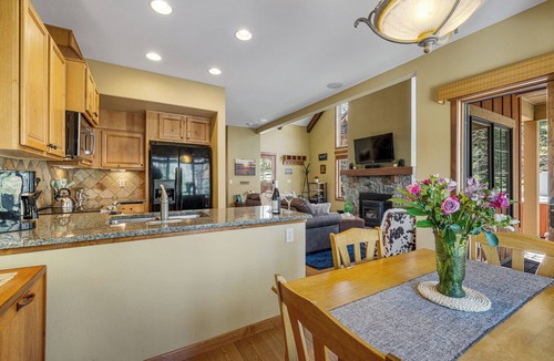 Tamarack Resort House | Ski in/out Buttercup, pet-friendly, hot tub