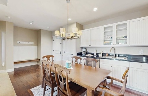 Silvercreek Condo | Ski-in/ski-out condo w/gas fireplace, shared hot tub/pool, & mountain views