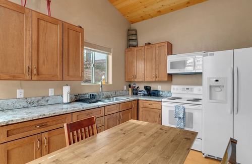 Summerhaven Cabin | Ski Tucson Cabin at Mt Lemmon Hotel Overlooking Summerhaven, Arizona