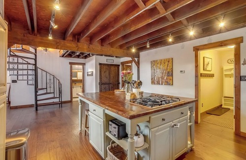 Evergreen West Central House | Skyline Retreat – 5BR Mountain Views Hot Tub Near Evergreen Lake